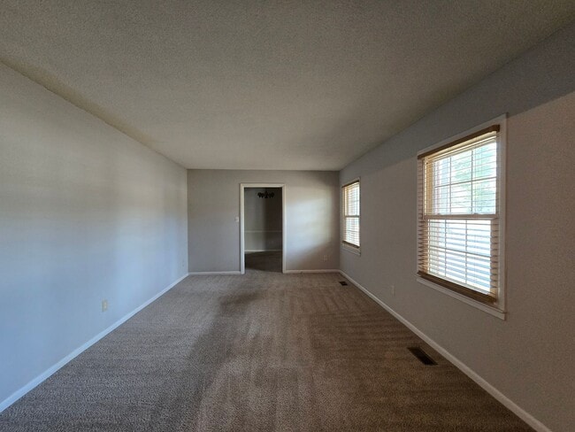 622 Garfield Dr in Fayetteville, NC - Building Photo - Building Photo