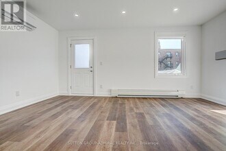 166 Vaughan Rd in Toronto, ON - Building Photo - Building Photo