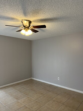 4629 SW 8th Pl, Unit B in Cape Coral, FL - Foto de edificio - Building Photo