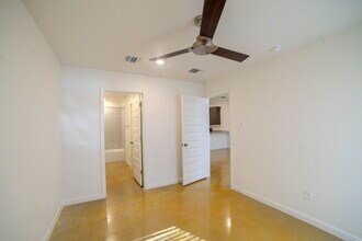 907 Switchgrass Dr-Unit -B in Killeen, TX - Building Photo - Building Photo