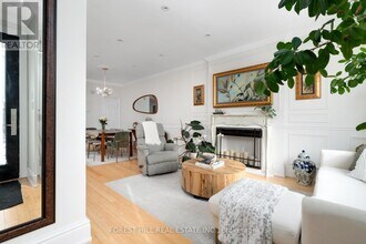 698 Adelaide St W in Toronto, ON - Building Photo - Building Photo