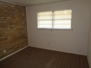 701 Foster Dr in Conroe, TX - Building Photo - Building Photo