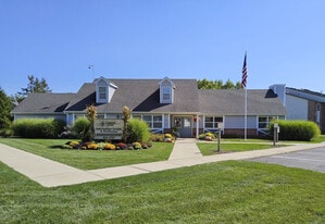 Compass Pointe Apartments in Valparaiso, IN - Building Photo