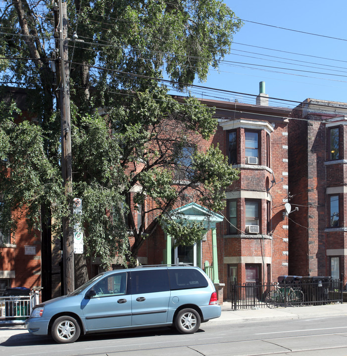 291 Ossington Ave in Toronto, ON - Building Photo