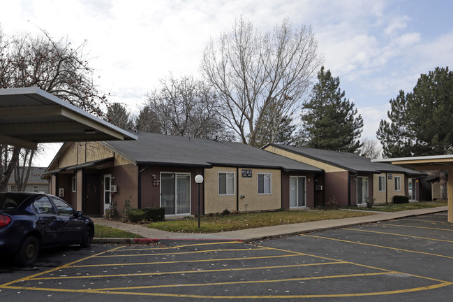 Village Square I & II in Ogden, UT - Building Photo - Building Photo