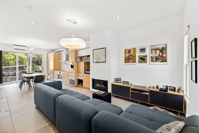 619 10th Street NE, Unit Unit B in Washington, DC - Building Photo - Building Photo