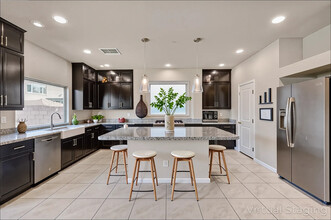 6626 Tangled Vines Ave in Las Vegas, NV - Building Photo - Building Photo