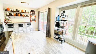 16 Mateus Way in Gaithersburg, MD - Building Photo