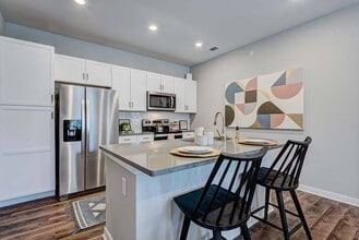 Woodridge at Grand Central Park in Conroe, TX - Building Photo - Building Photo