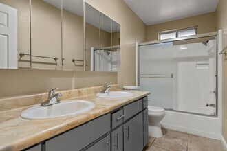 Cedar Park Apartments in Chico, CA - Building Photo - Building Photo