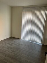 825 S Harvard Blvd, Unit 106 in Los Angeles, CA - Building Photo - Building Photo