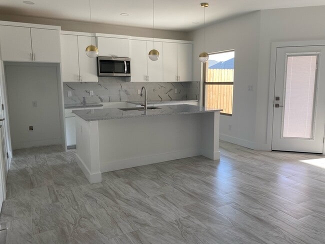 3627 Yorkshire Dr in Odessa, TX - Building Photo - Building Photo