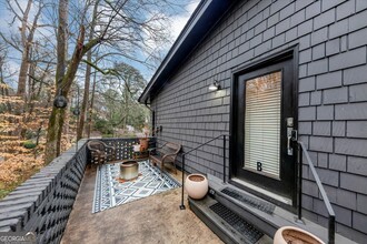 546 Allen Rd NE in Atlanta, GA - Building Photo - Building Photo