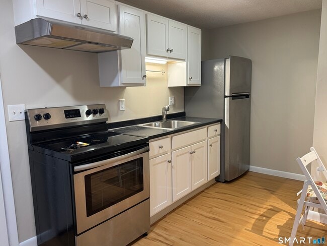 143 Main St in Manchester, CT - Building Photo - Building Photo