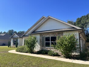 5798 Wayne Rogers Rd in Crestview, FL - Building Photo - Building Photo