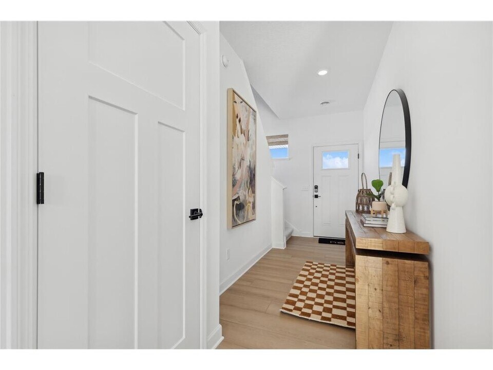 18372 Glandon Pass in Lakeville, MN - Building Photo