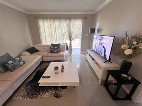 1001 NW 45th St in Pompano Beach, FL - Building Photo - Building Photo