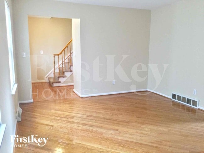 1716 Eastwind Ct in Cincinnati, OH - Building Photo - Building Photo