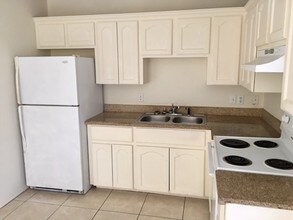 405 Rockport St, Unit A in Alton, TX - Building Photo - Building Photo
