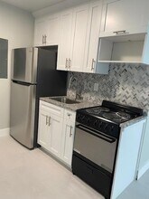 3260 Hi St, Unit B in Lake Worth Beach, FL - Building Photo - Building Photo