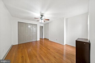 625 Catharine St in Philadelphia, PA - Building Photo