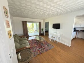 141 California Ave in Cocoa Beach, FL - Building Photo - Building Photo