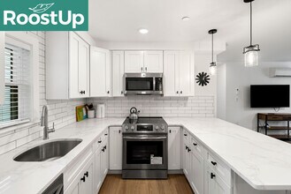 130 Fisher Ave in Boston, MA - Building Photo - Building Photo