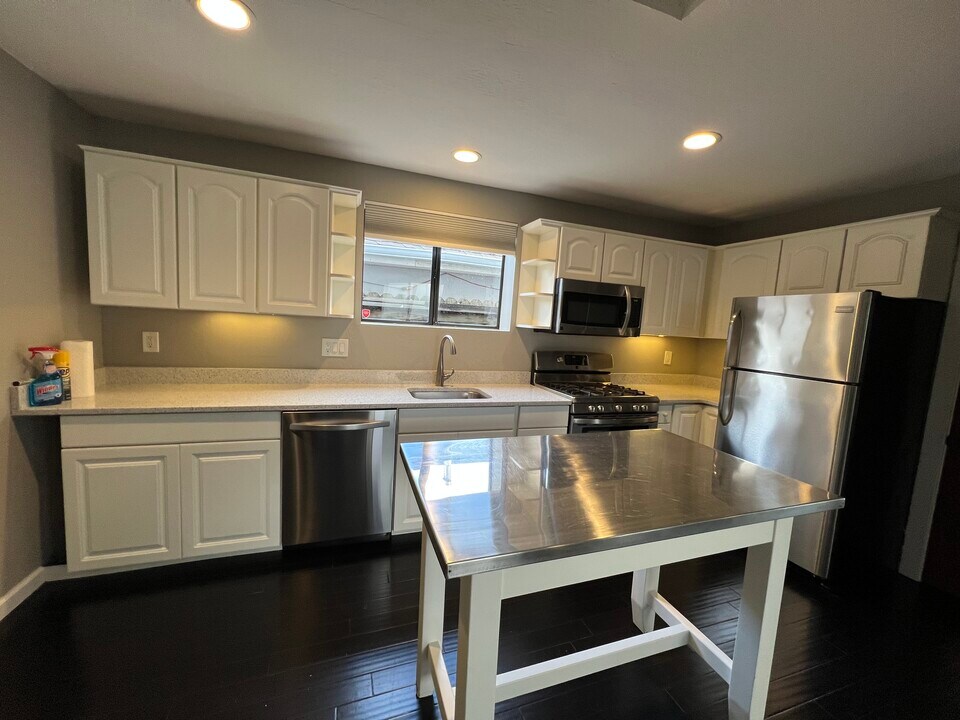 1551 Menlo Ave in Napa, CA - Building Photo