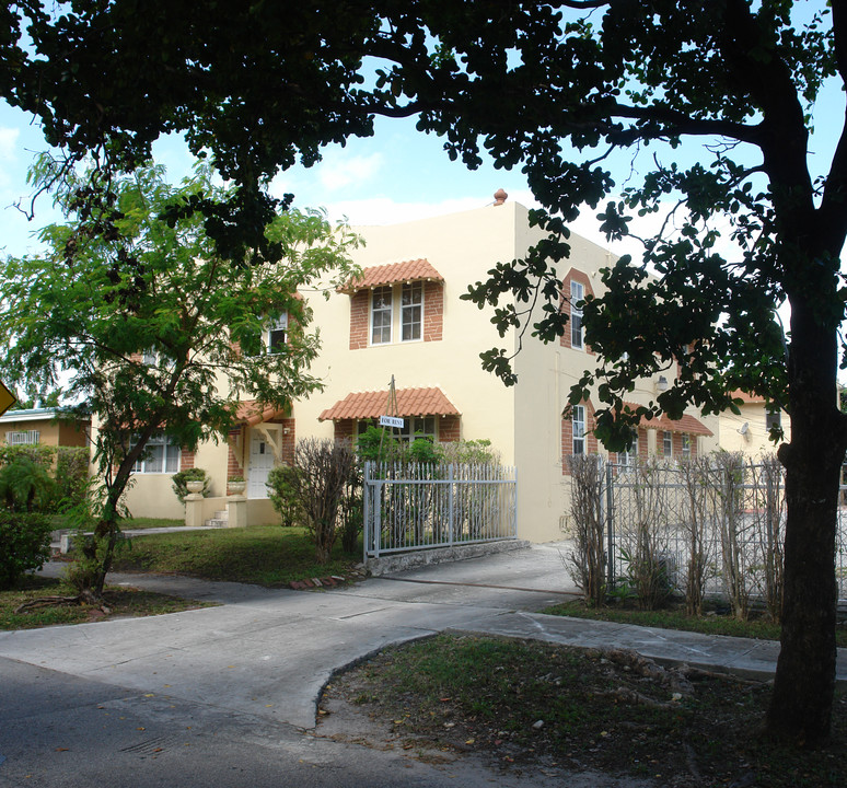 893 NE 81st St in Miami, FL - Building Photo