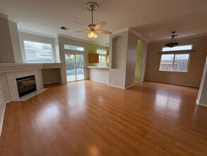 6805 Leaf Valley Dr in Bakersfield, CA - Building Photo - Building Photo