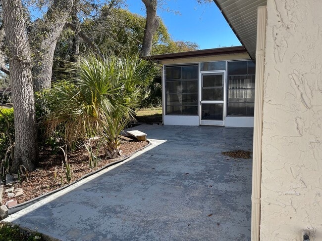 8934 Forest Lake Dr in Port Richey, FL - Building Photo - Building Photo