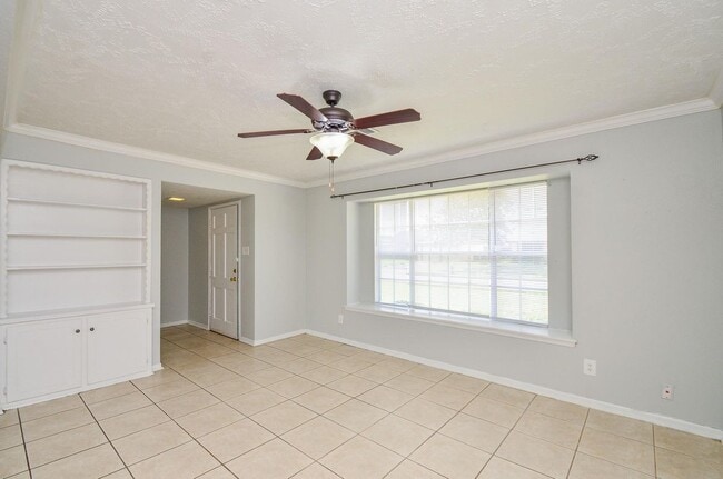 8311 Springtime Ln in Houston, TX - Building Photo - Building Photo