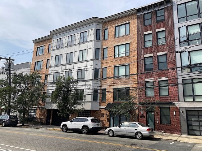 203-207-207 Hackensack Plank Rd in Weehawken, NJ - Building Photo - Building Photo