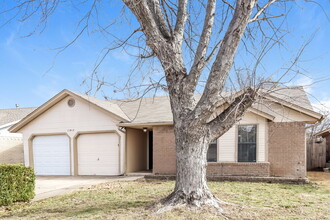 11612 Wallace Ave in Oklahoma City, OK - Building Photo - Building Photo