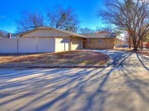 30 Cherokee St in Shawnee, OK - Building Photo - Building Photo