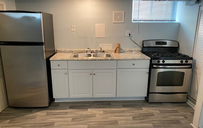 3622 W 79th Pl, Unit GARDEN UNIT - BASEMENT