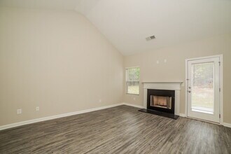 312 Spruce Creek Ln in Temple, GA - Building Photo - Building Photo