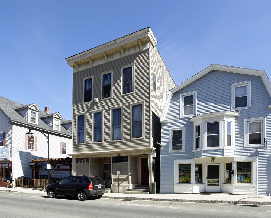 145 Main St in Newmarket, NH - Building Photo