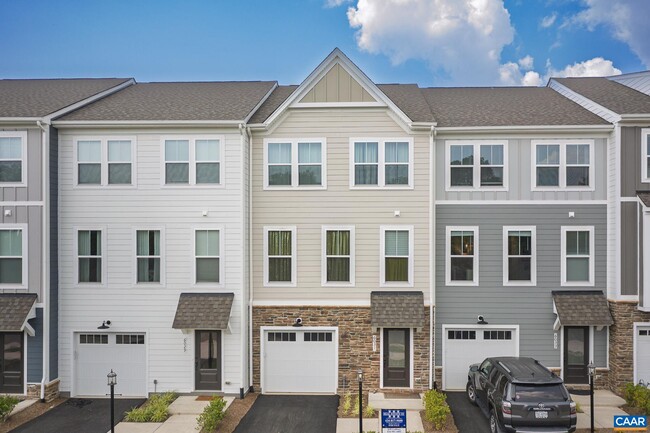 6031 McComb St in Crozet, VA - Building Photo - Building Photo