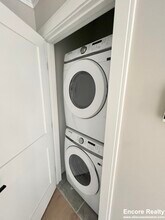 157 Everett St, Unit 203 in Boston, MA - Building Photo - Building Photo