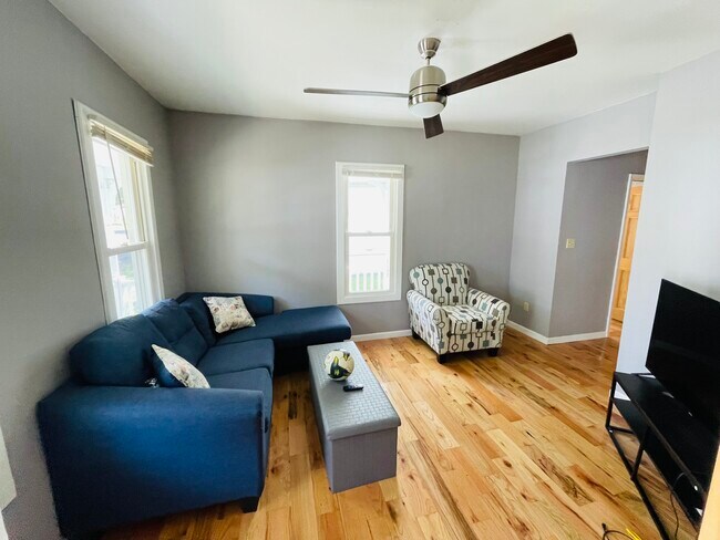 5 Walnut St, Unit 2026-2027 in Binghamton, NY - Foto de edificio - Building Photo