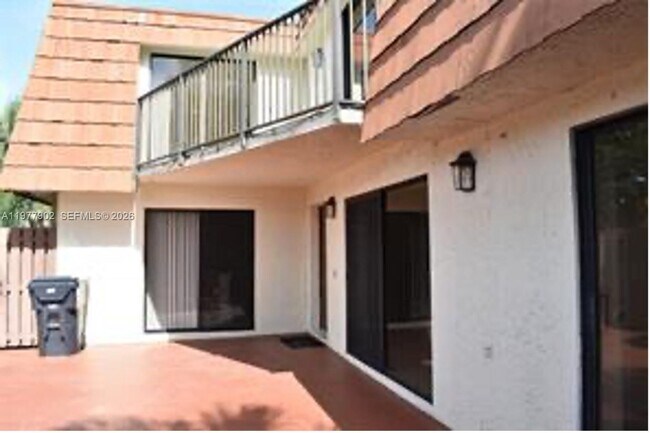 8392 S Coral Cir in North Lauderdale, FL - Building Photo - Building Photo