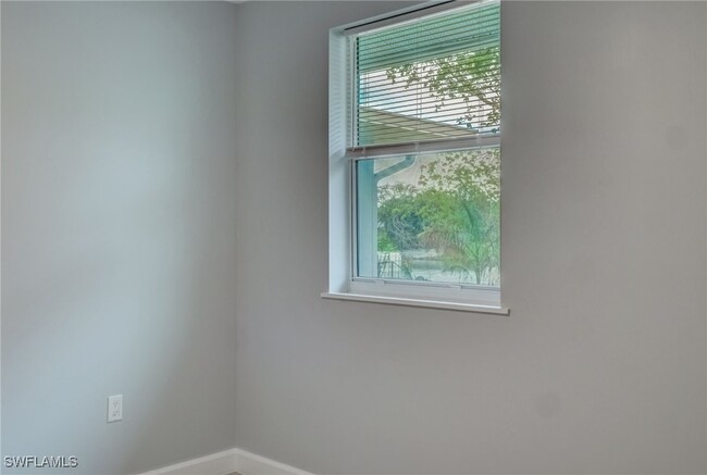 property at 4516 W Alhambra Cir
