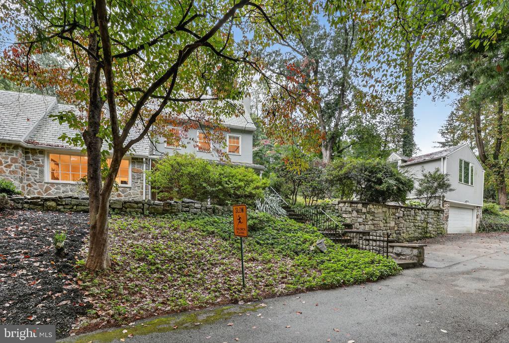 829 Bryn Mawr Ave in Penn Valley, PA - Building Photo