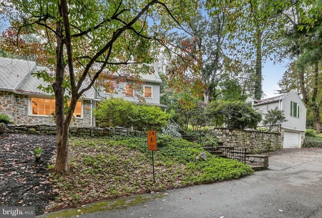 property at 829 Bryn Mawr Ave