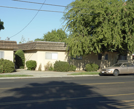 4796 E Holland Ave in Fresno, CA - Building Photo - Building Photo