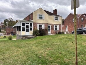 5309 Fieldcrest Dr in Pittsburgh, PA - Building Photo - Building Photo