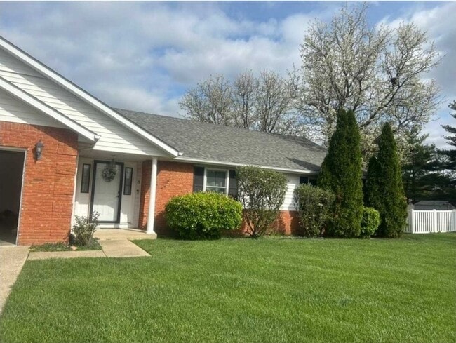 property at 8 Chavant Ct