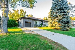 232 Rosemary Ln in Hamilton, ON - Building Photo