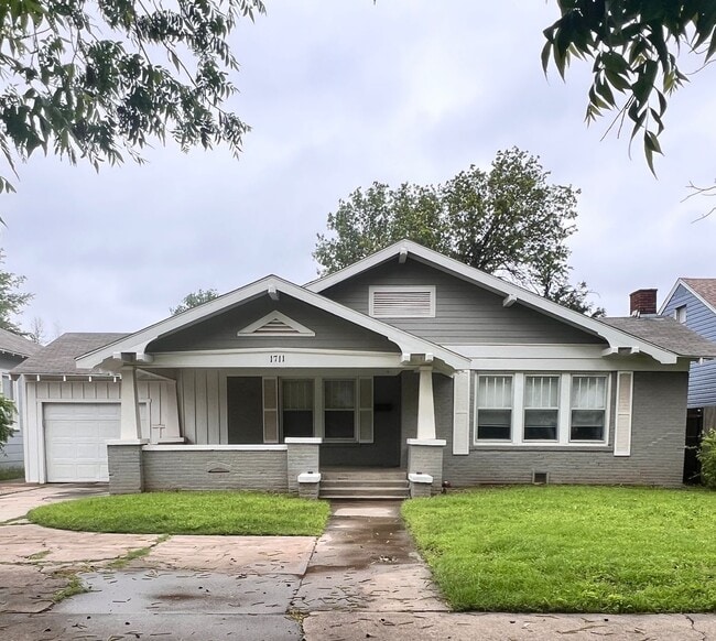 property at 1711 Lucile Ave